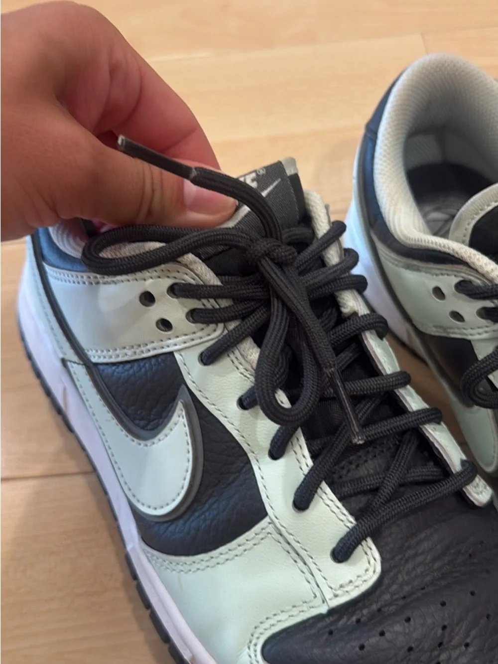 NIKE - M7, W8.5- Low-Top dunks Sneakers in Mint and dark gray